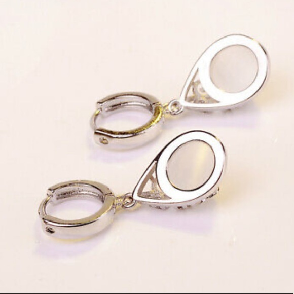 NEW 925 Silver Drop Earrings Moonstone A pair set - Picture 2 of 4